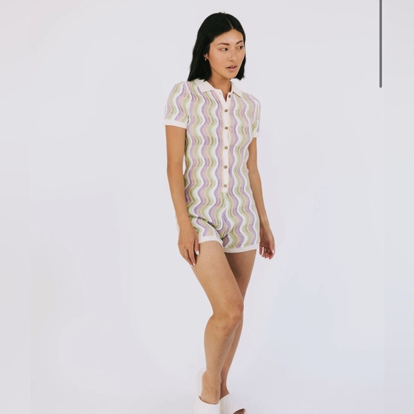 Multicolor Wave Pattern romper - Picture 2 of 8